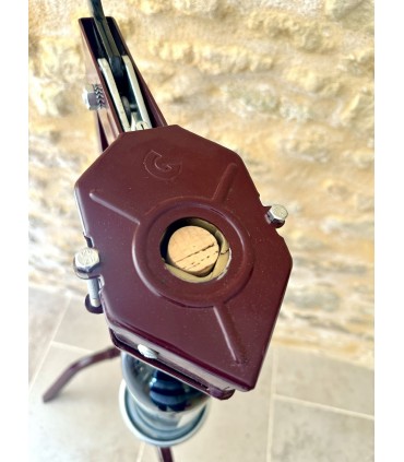 Boucheuse sur pied pour bouteilles Magnums